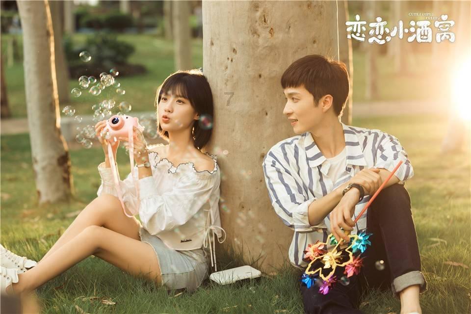 怎么冻结表格的某一行和某一列-解答你的机智问题